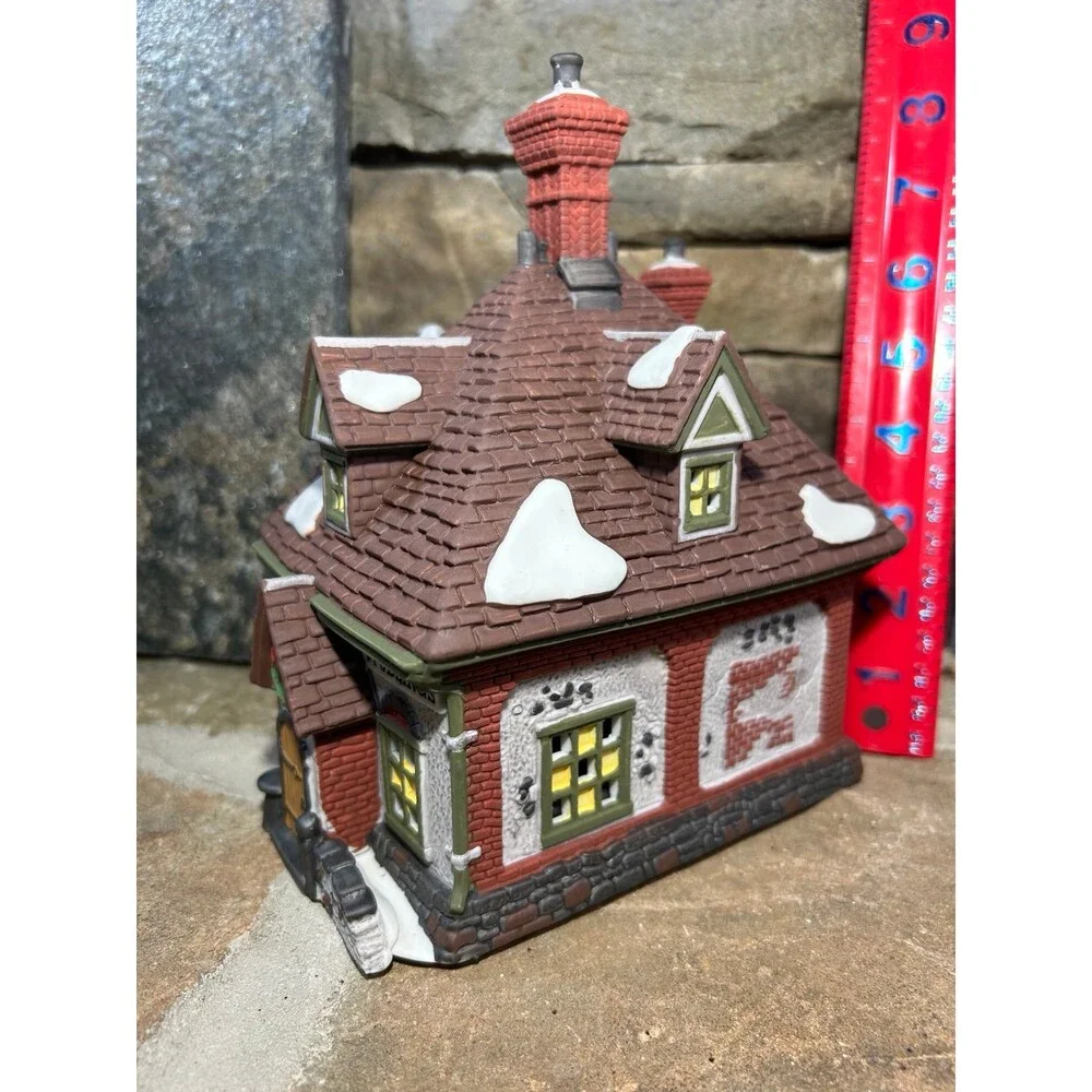 Dept 56 WM. Wheat Cakes & Puddings with box and light #5808-4